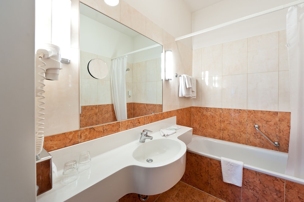 Johann Strauss Hotel 49/52