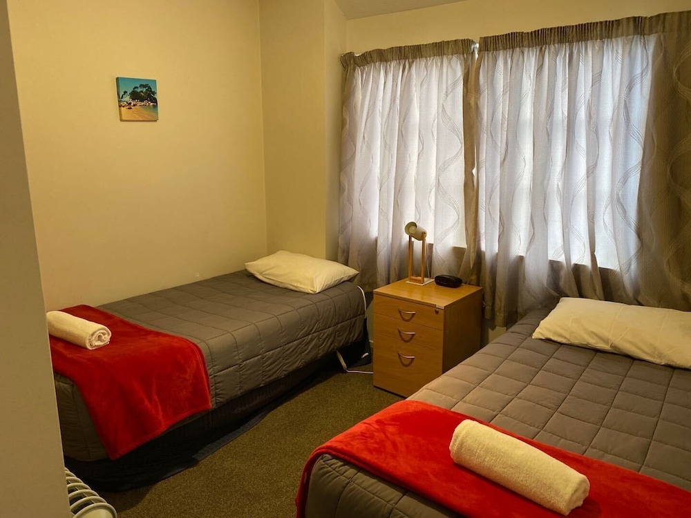 SOUTHERN COMFORT MOTEL 23/74