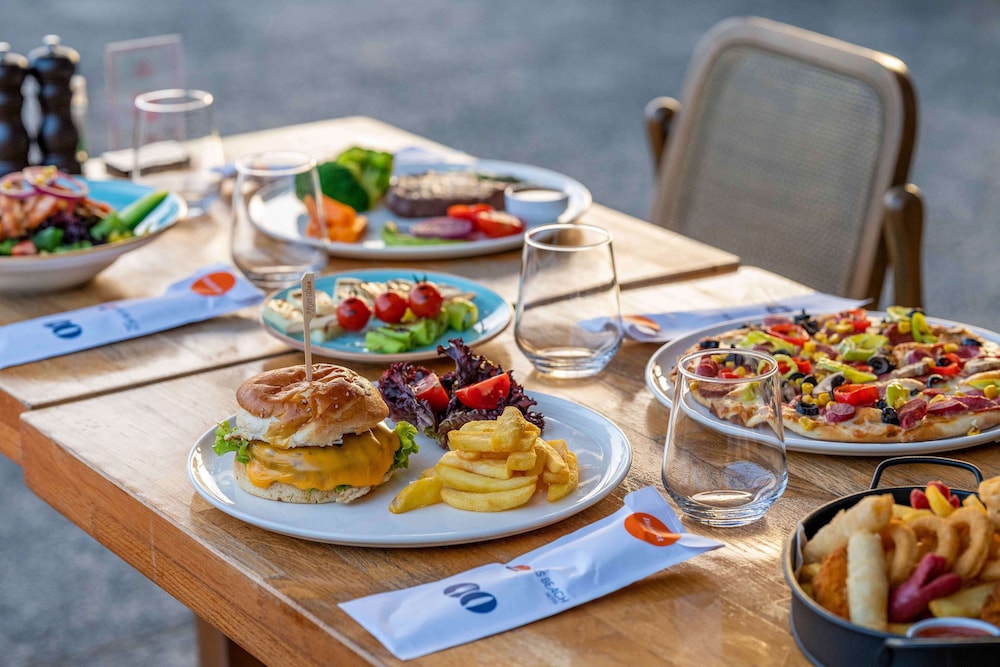 Uras Beach Hotel 30/50