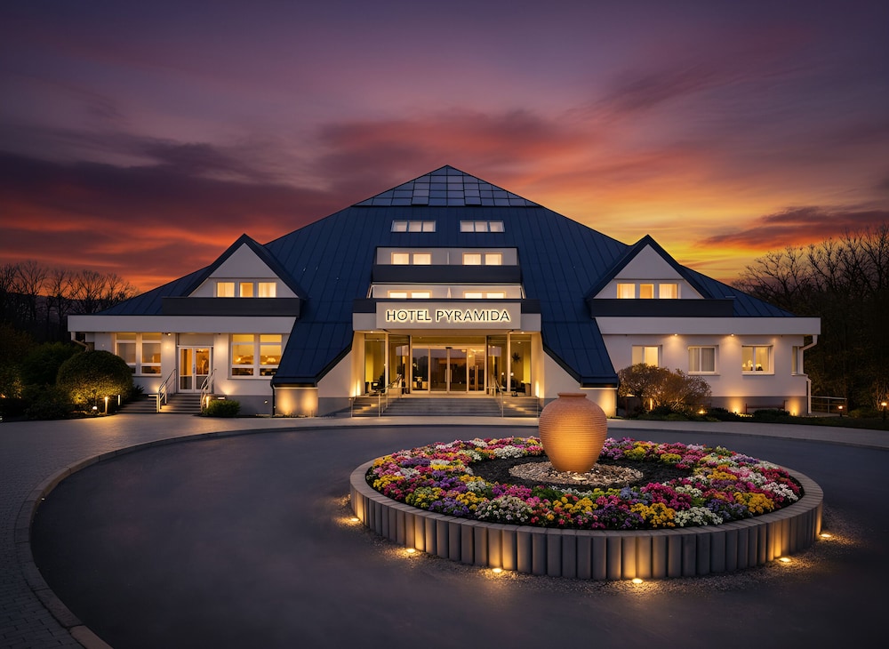 Lazensky hotel Pyramida I 24/90