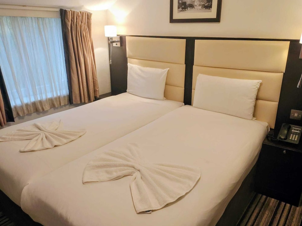 Edward Hotel Paddington 22/65
