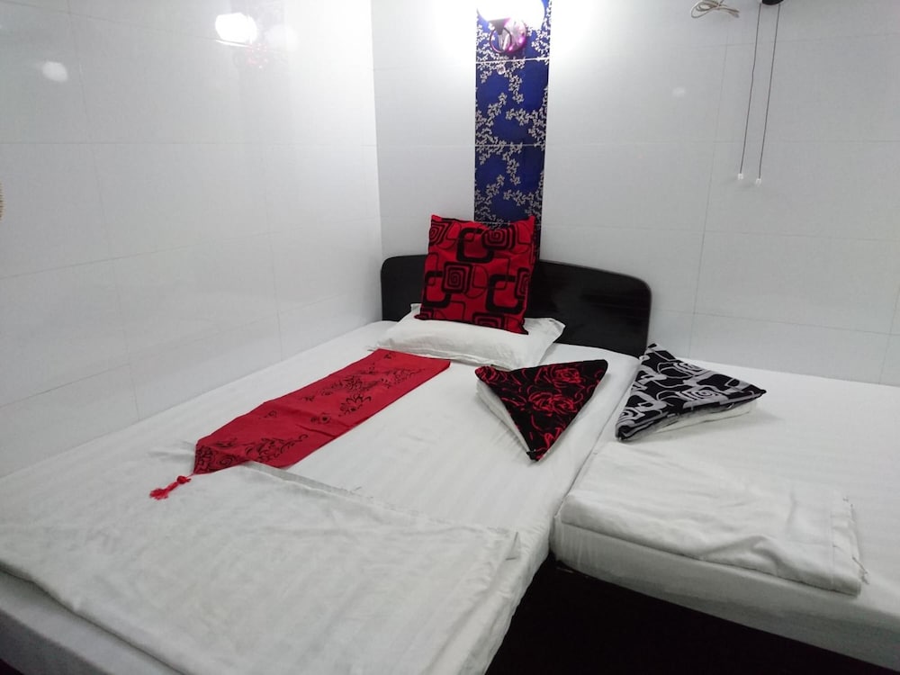 ROOM, TRIPLE