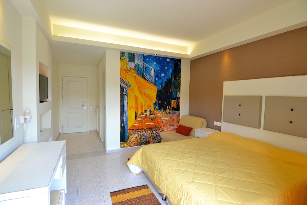 Paloma Blanca Hotel 20/55