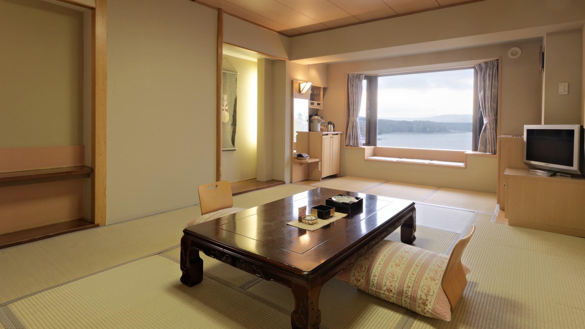 Japanese, Lake Side, Lake View, Tatami