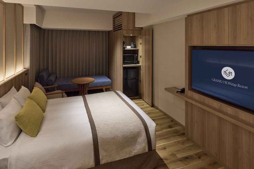 Deluxe, 2 Double Beds, Ocean Front, Sofa, Corner، Grand Monday Resort Tokyo Bay Maihama 5/9