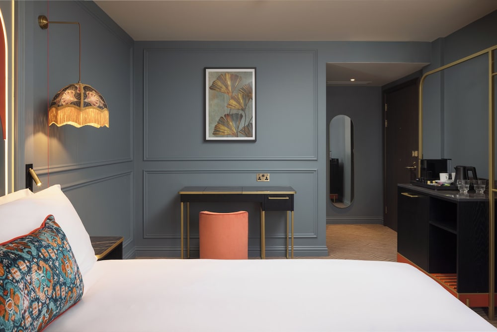 Classic, Double Bed, Accessible