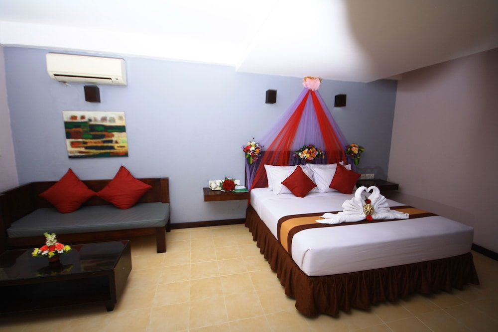 The Grand Santhi Hotel 19/69
