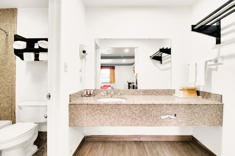 Three Rivers Executive Inn & Suites By OYO 37/37