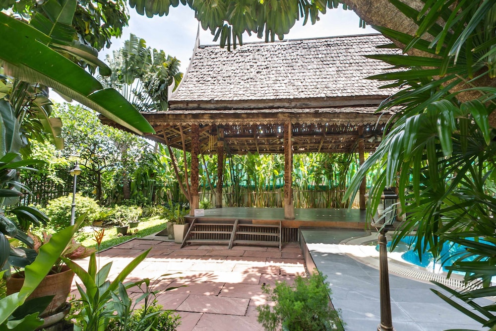 Charlie House Pinklao 60/66