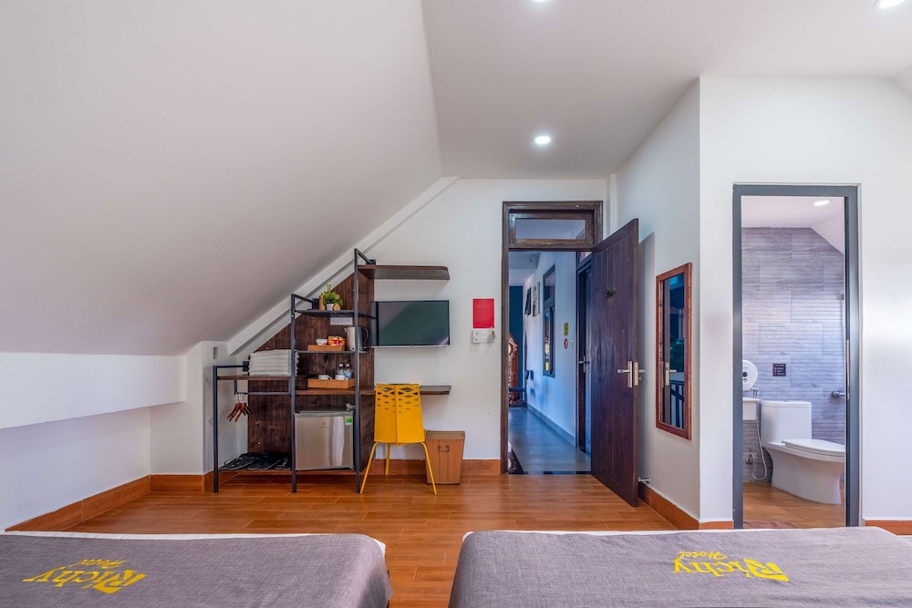 Richy Hotel 36/40