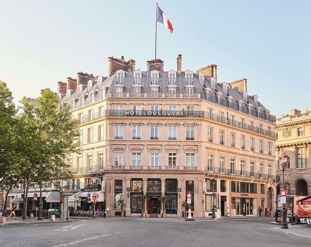 Hotel Du Louvre 3/69