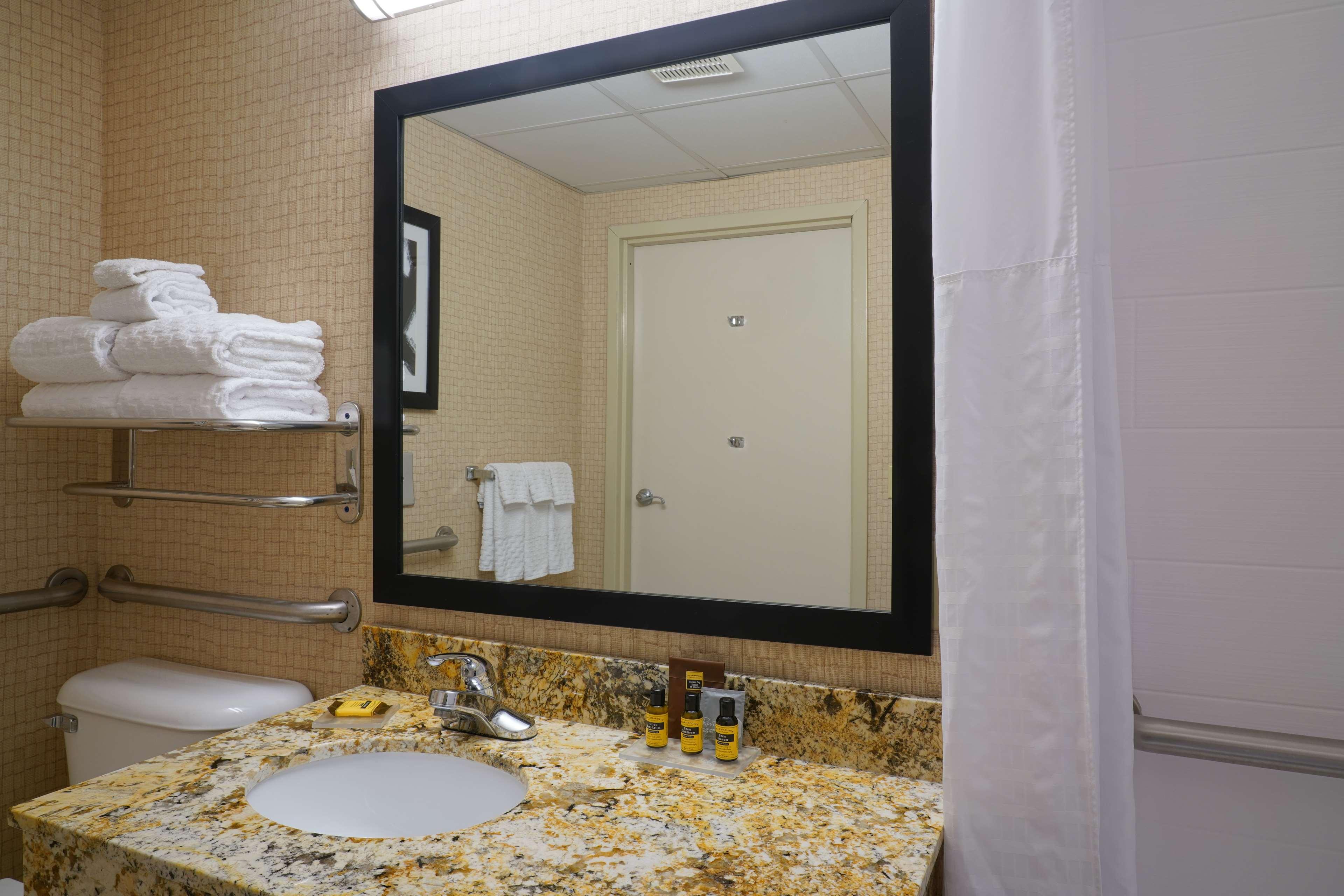 غرفة بسرير كينج، Best Western Plus Morristown Conference Center 7/8