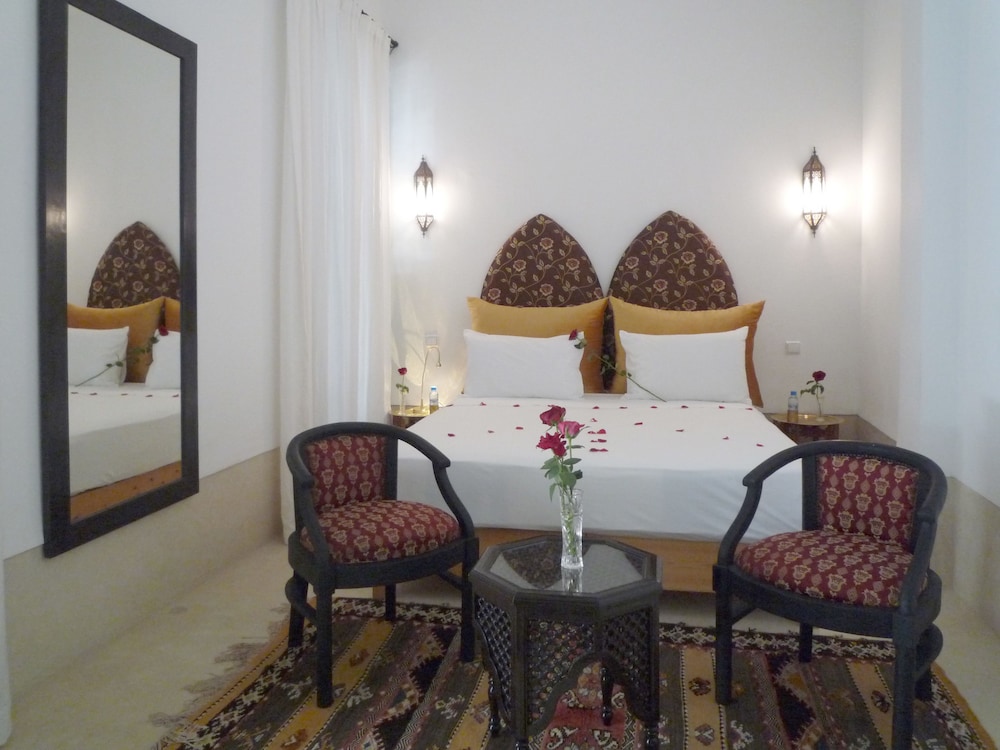 Riad Azahar 41/50