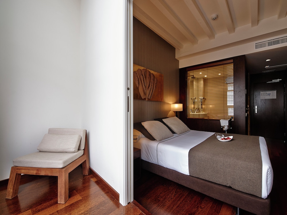 SUPERIOR, DOUBLE BED