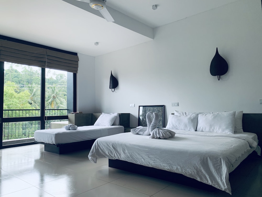 1 BEDROOM, DELUXE, TRIPLE, GARDEN VIEW