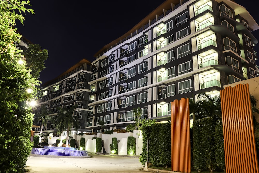 Wisdom Hotel and Residence 6/50