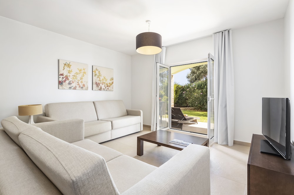 Eden Villas and Apartments 45/66