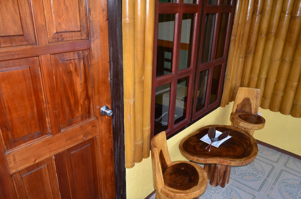 Zen Rooms Veraneante Resort Bohol 34/79