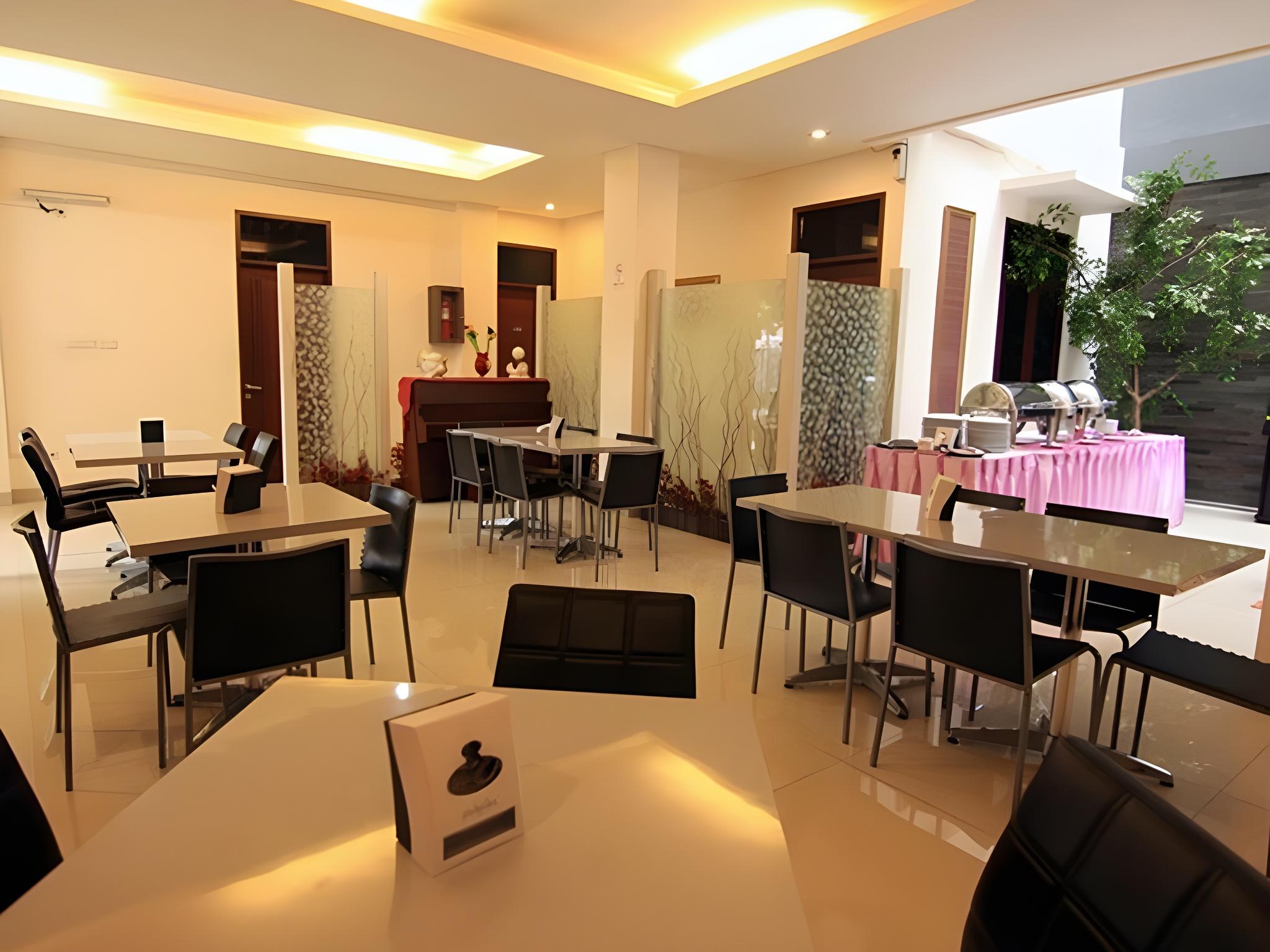 Latief Inn 25/33