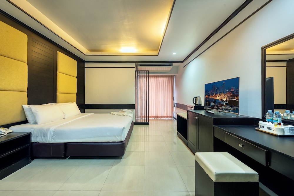 The Legacy Hotel 15/50