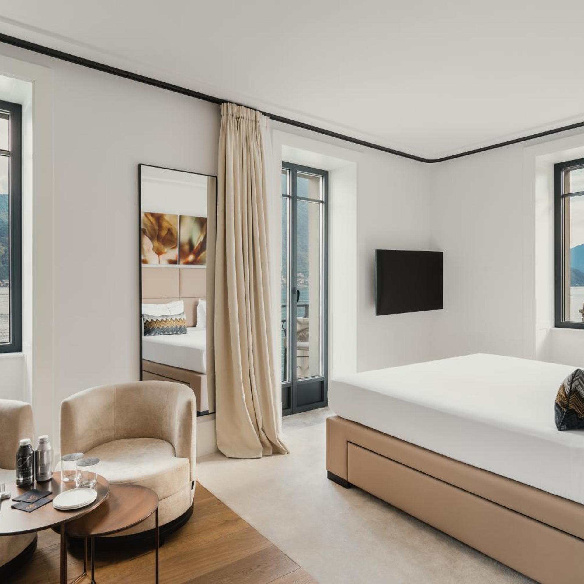 Deluxe, Double Bed, Lake View
