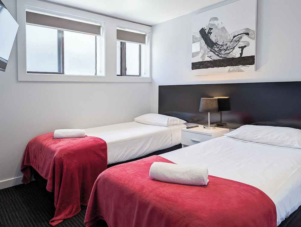 2 BEDROOMS, SUPERIOR, APARTMENT
