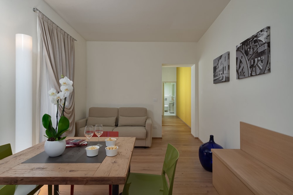Massimago Wine Suites 20/32