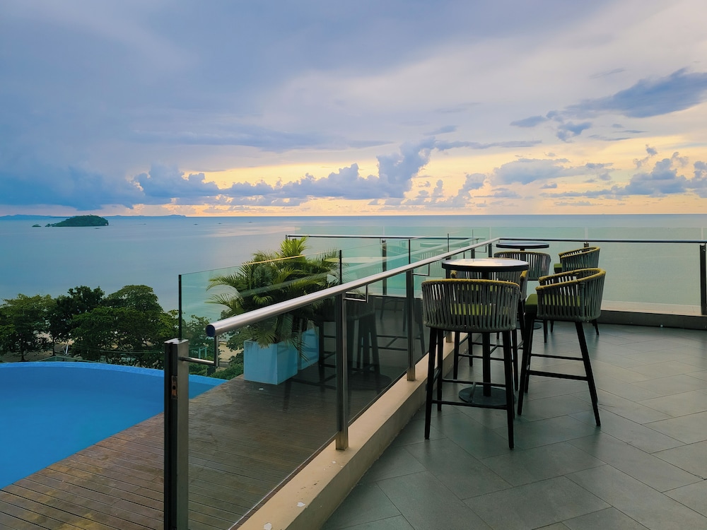 Golden Tulip Essential Belitung 53/59