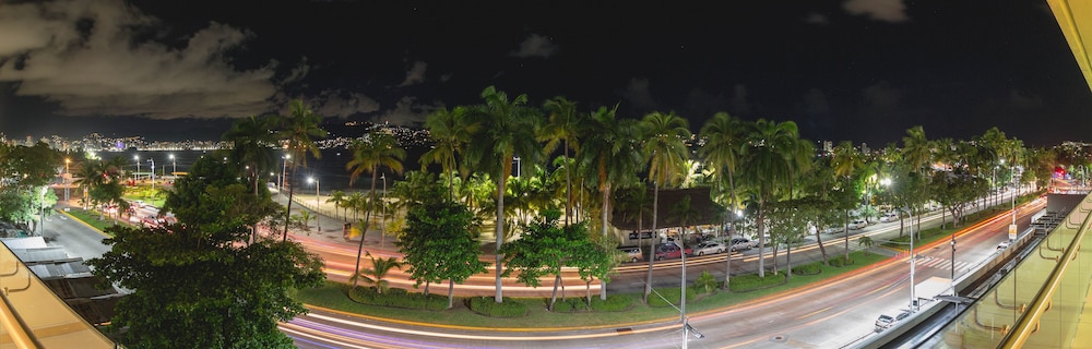 Ramada by Wyndham Acapulco Hotel and Suites 52/61