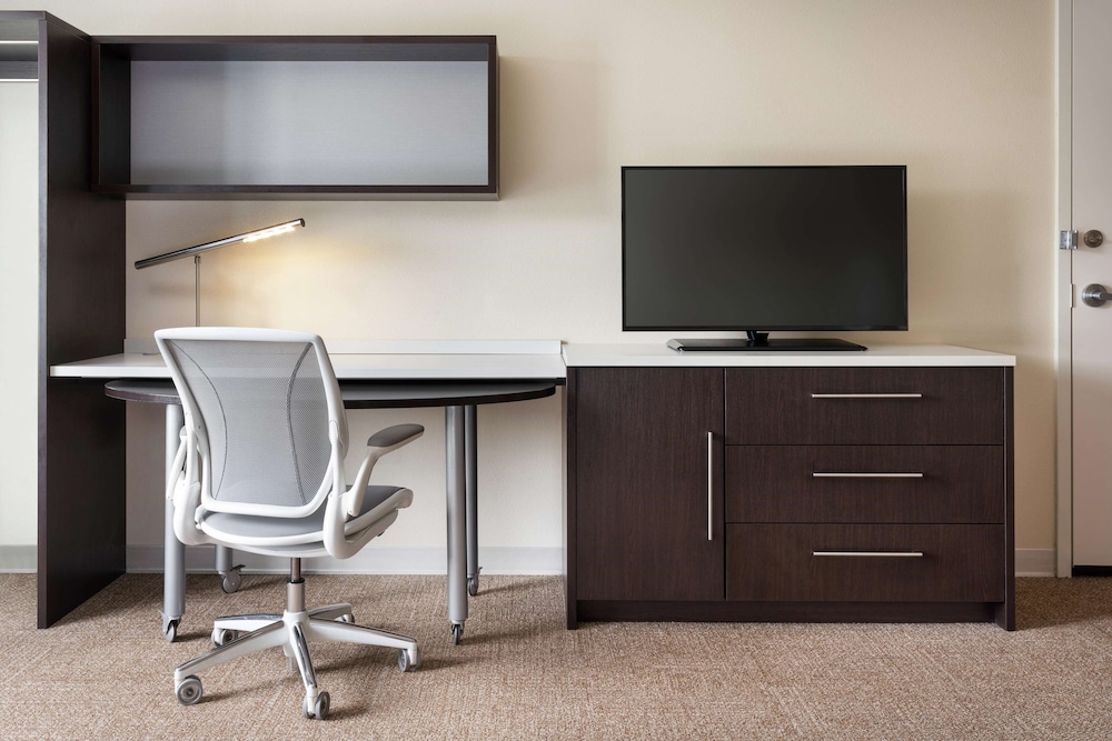 Home2 Suites by Hilton Anchorage/Midtown 61/62