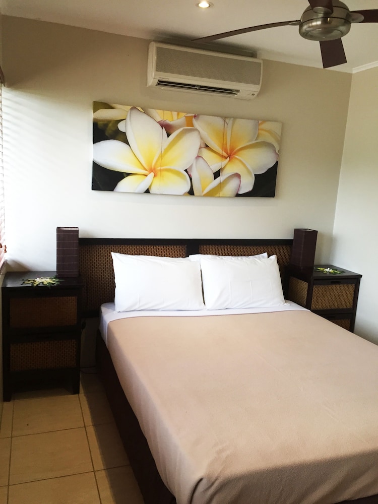 Cocomo Resort 17/50