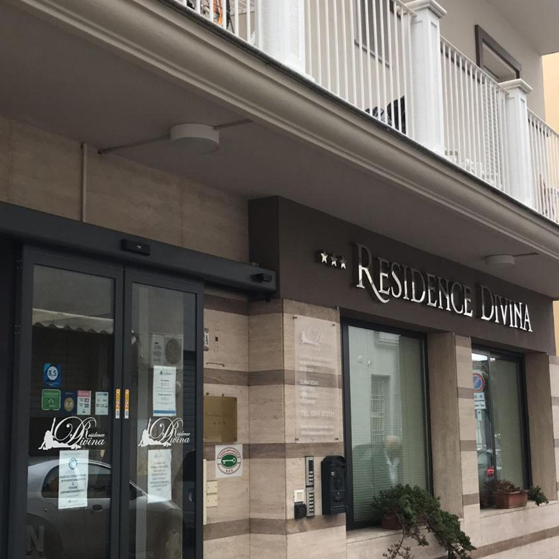 Residence Divina 1/50