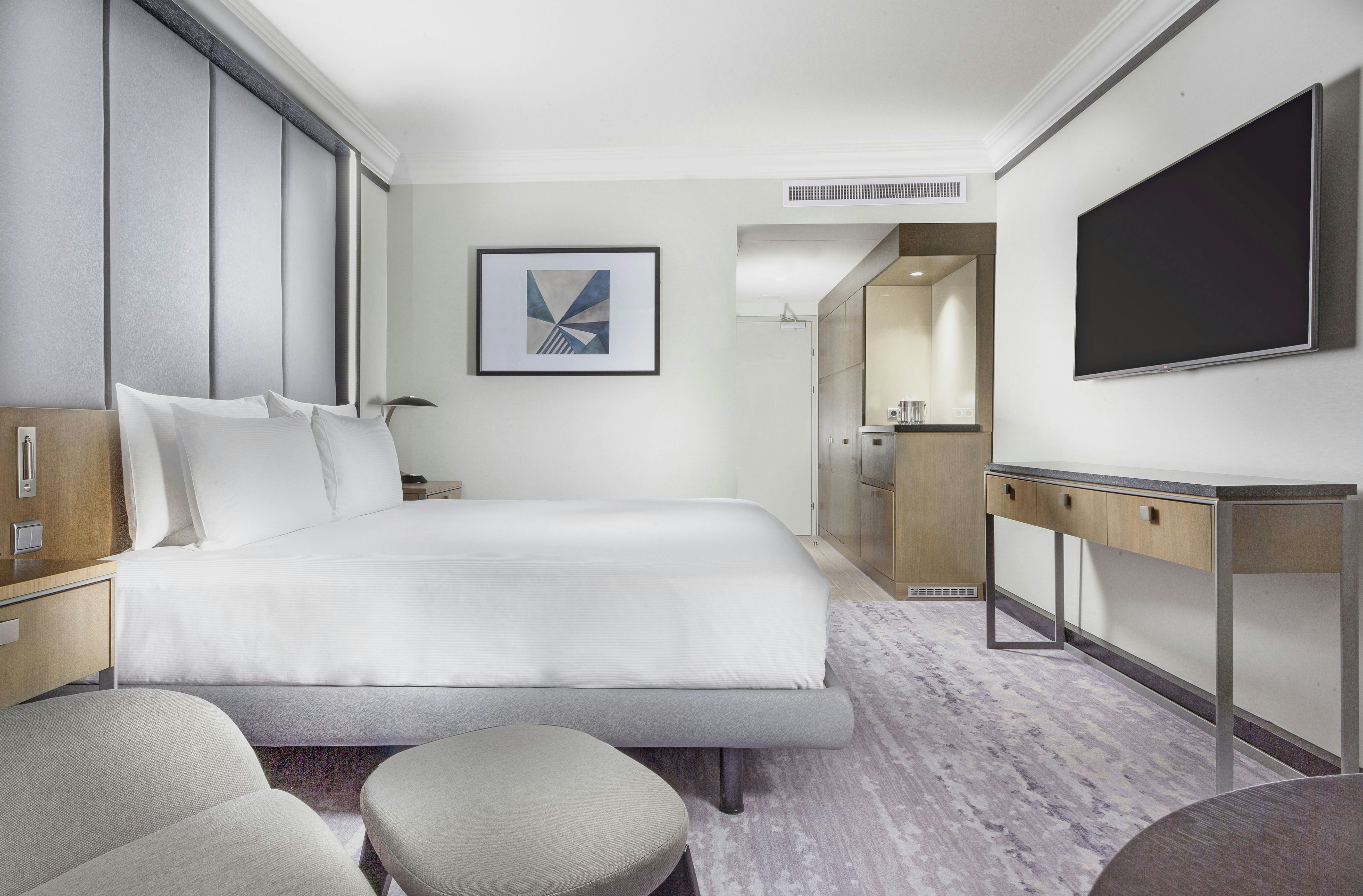 DELUXE, TWIN BEDS