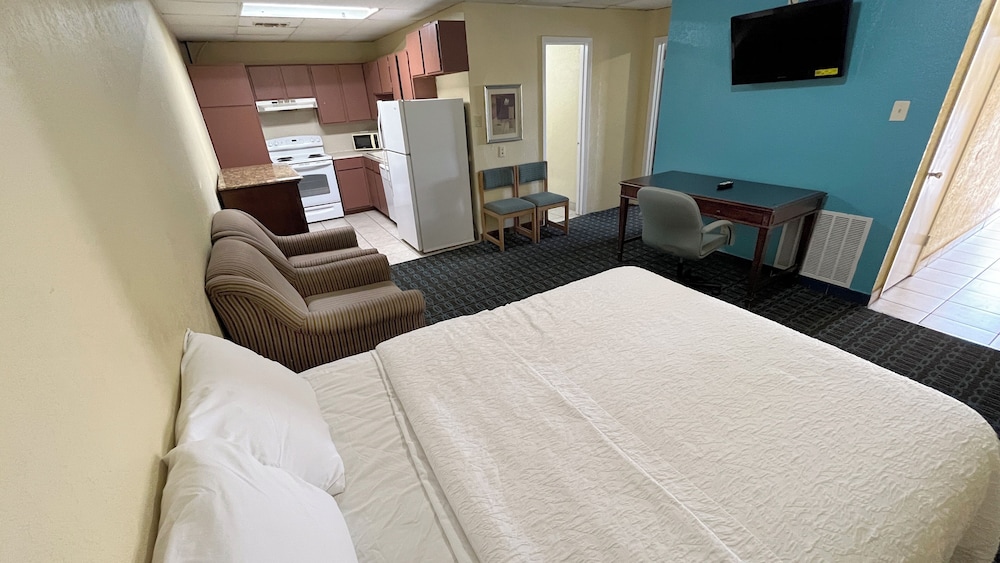 Extended Stay Snyder 18/51