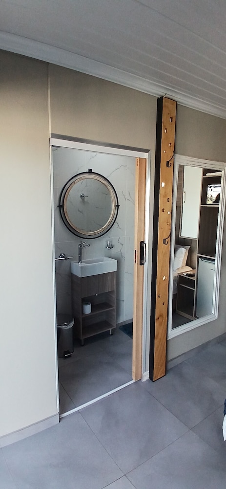 Reef View Bnb 5/50