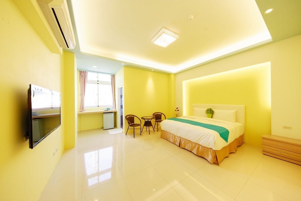 DELUXE, DOUBLE BED