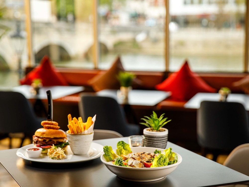 Mercure Bedford Centre Hotel 36/50
