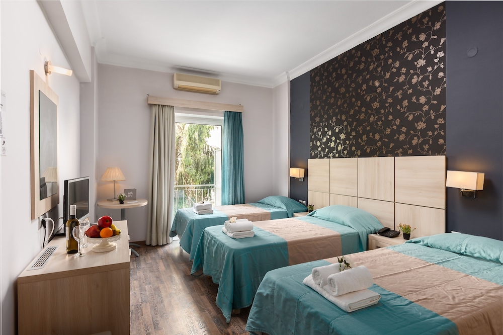 ROOM, TRIPLE