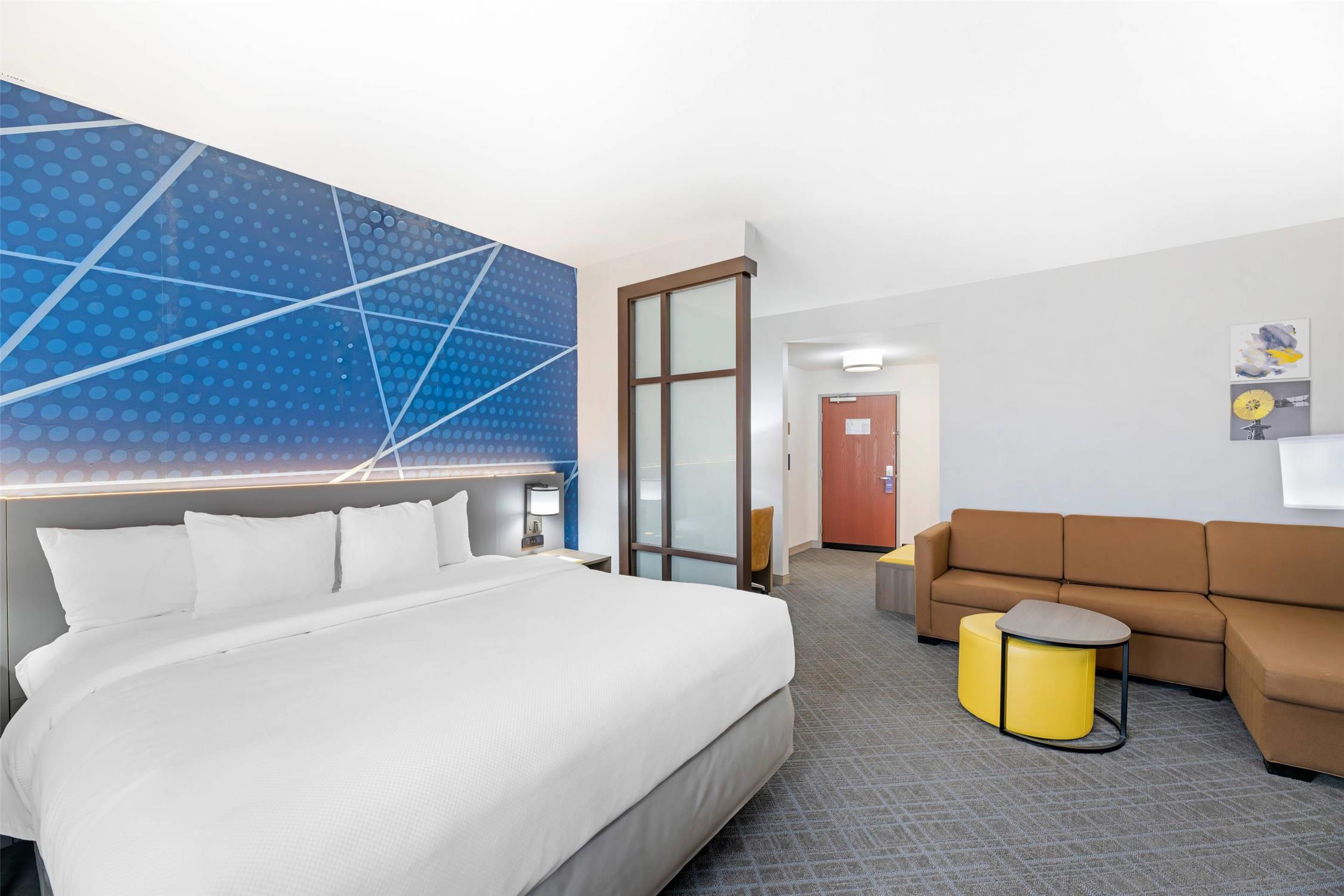 Suite, King Bed