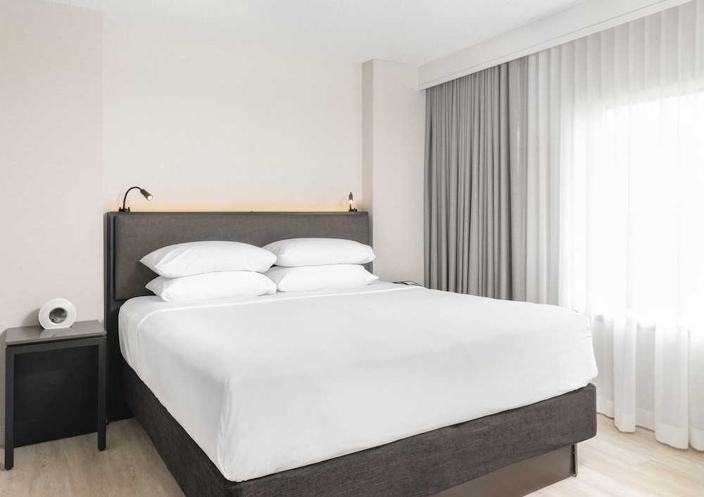 Hyatt Regency Deerfield 8/57