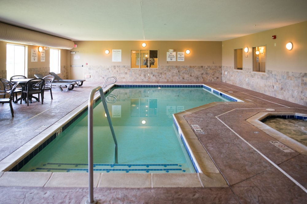 Holiday Inn Express Hotel & Suites Northwood 40/71
