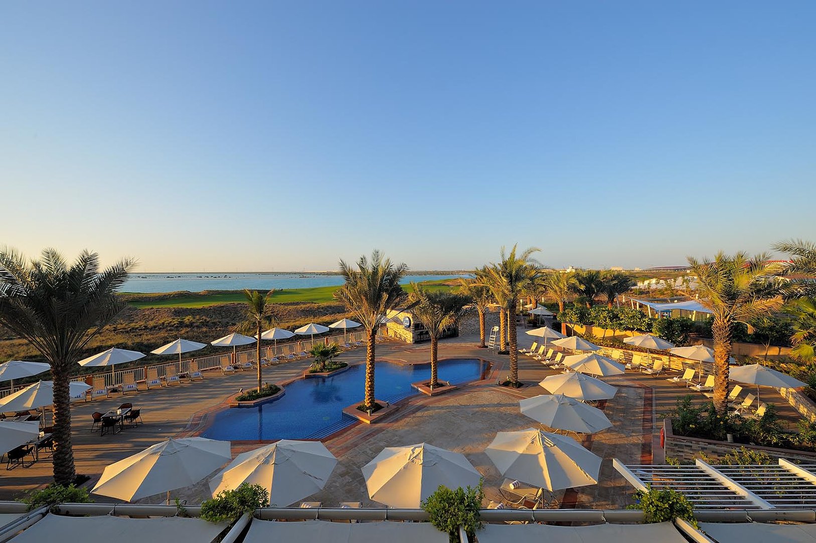 Yas Plaza Bay by IHG 110/114