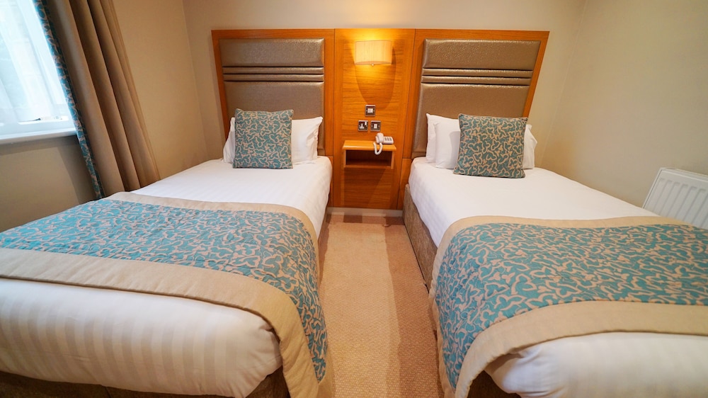 Briar Court Hotel 32/70
