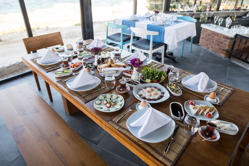 Maya Bistro Hotel Beach 50/70