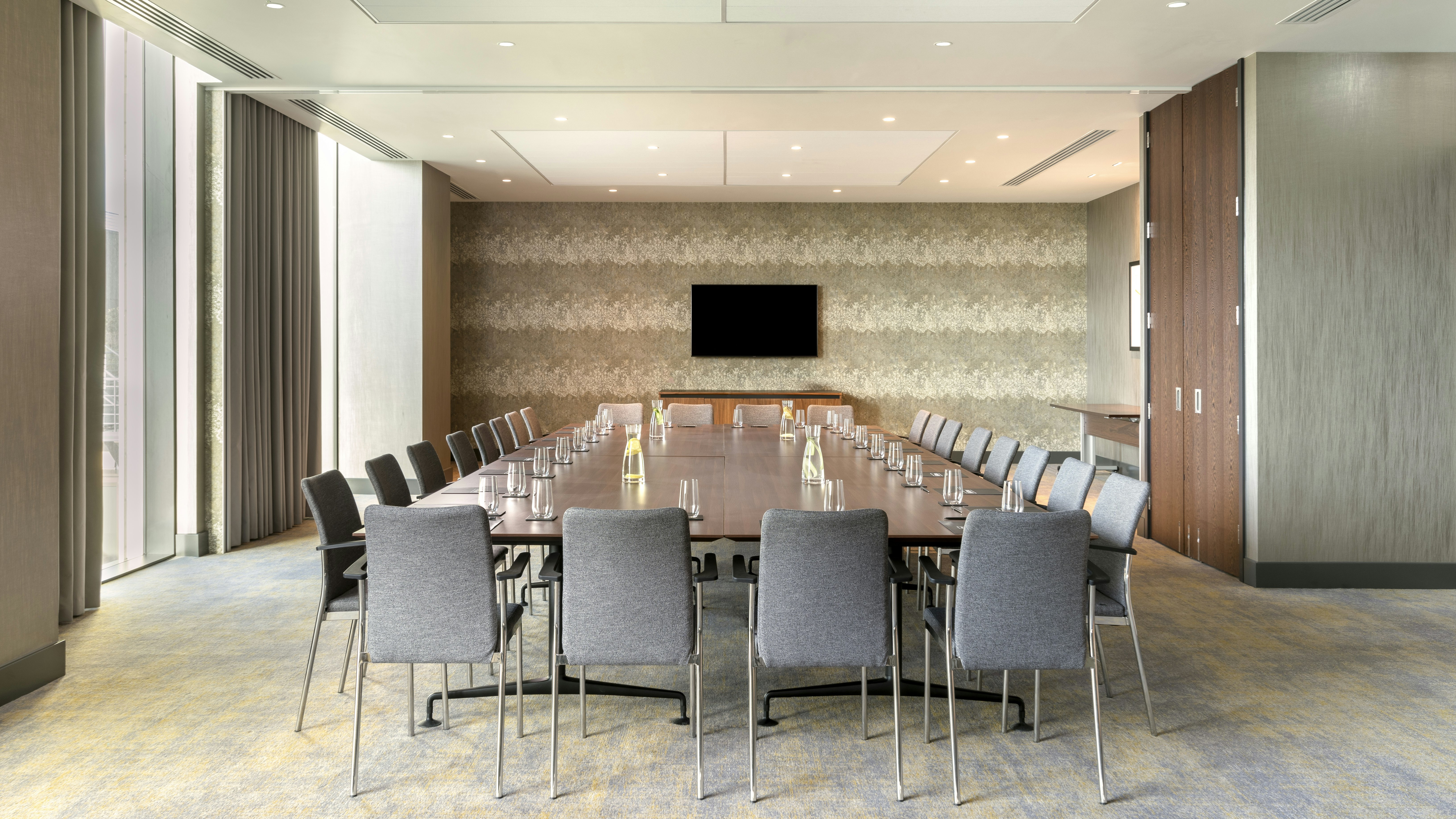 Hilton Woking 27/48