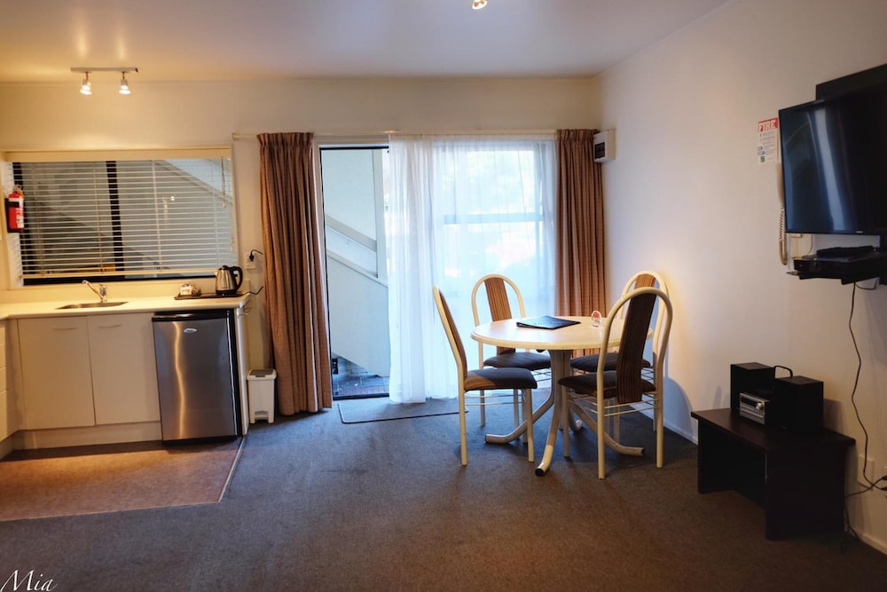 Marksman Motor Inn 27/47