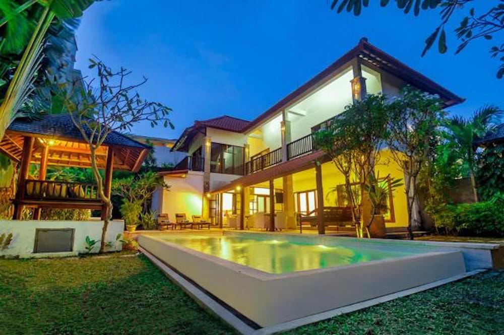 The Mawar Estate 1/40