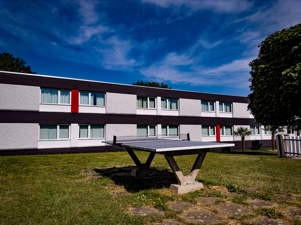 Ibis 3 Lacs Neuchatel 46/50