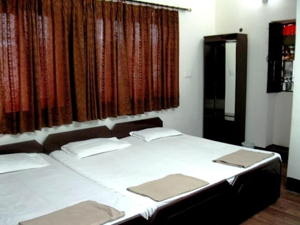 HOTEL AJAY INTERNATIONAL 32/46