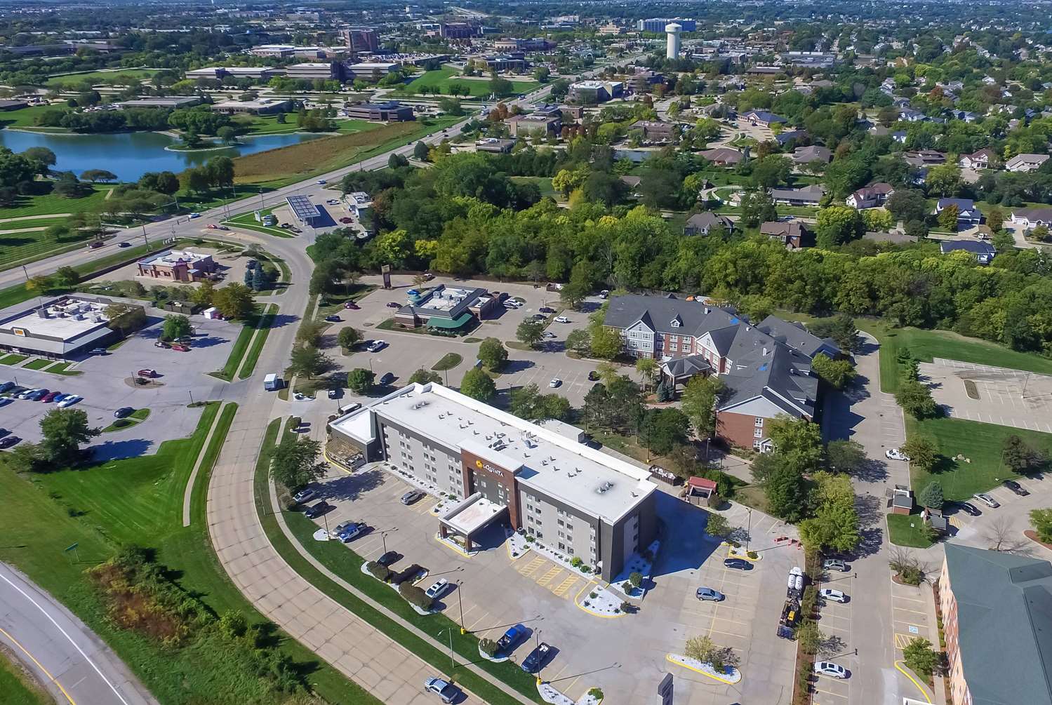 La Quinta Inn & Suites by Wyndham Des Moines West Clive 66/68